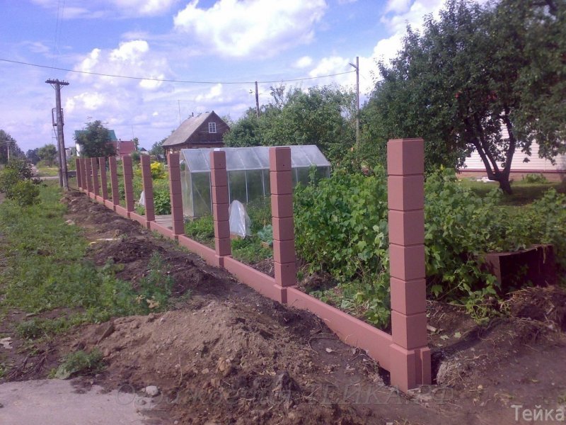 Монолитные столбы для забора