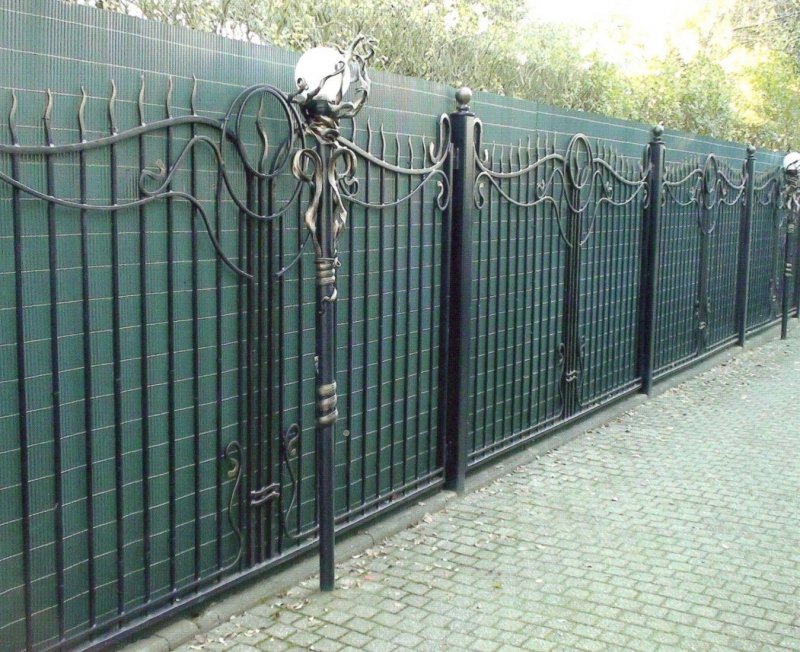 Коварный забор с пролистом