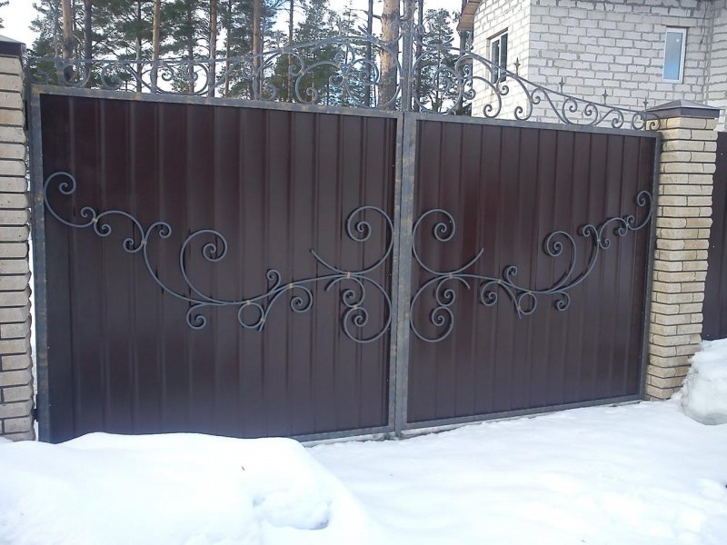 Ворота распашные кованые