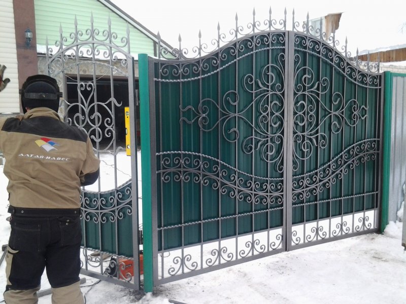 Кованые заборы и ворота