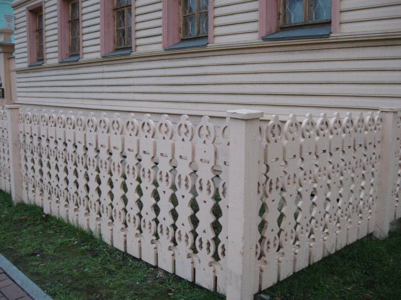 Деревянный палисадник