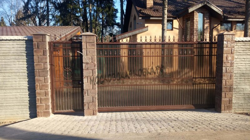 Откатные ворота с калиткой поликарбонат