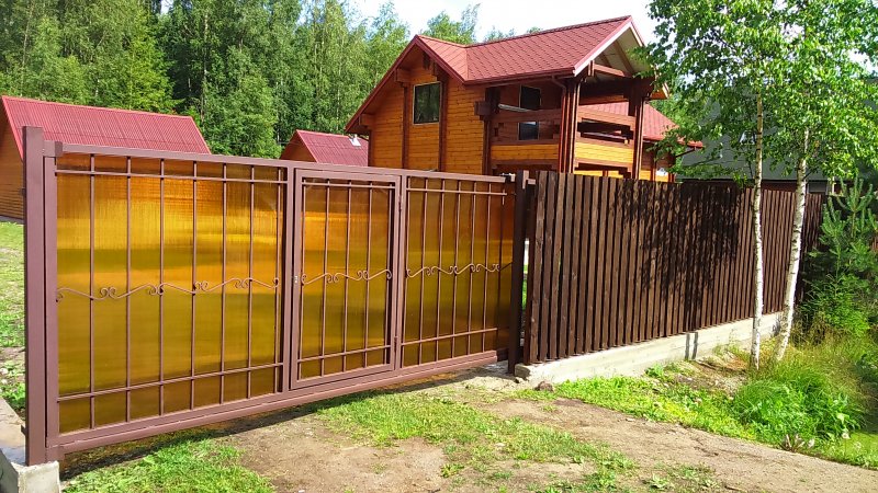 Ворота с поликарбонатом
