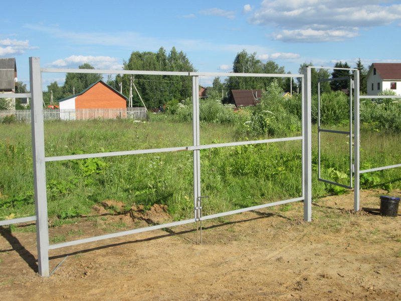 Каркас забора из профильной трубы