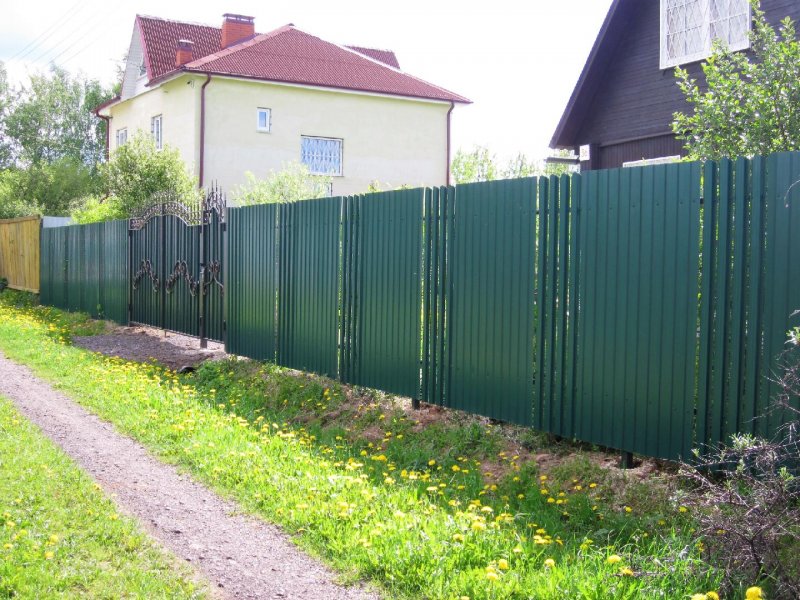 Комбинированные заборы из профнастила