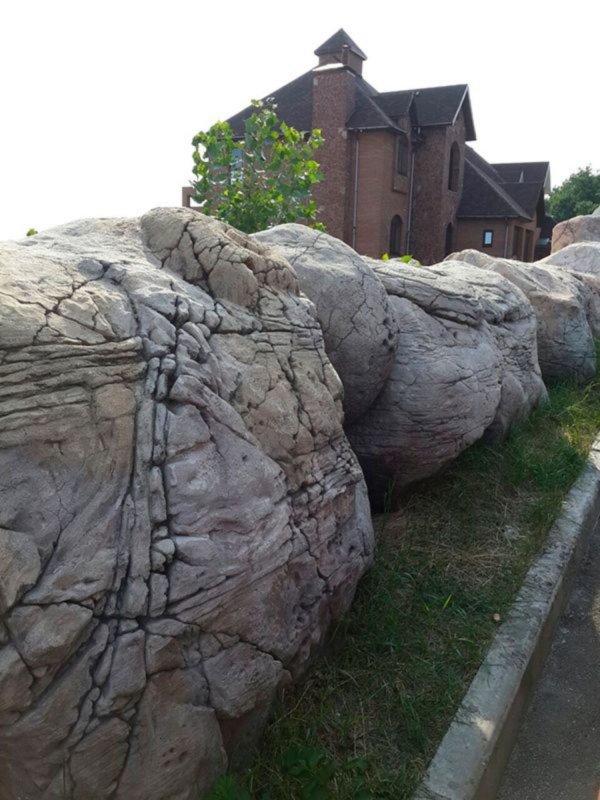 Скала из бетона