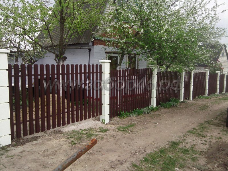Металлический штакетник для палисадника