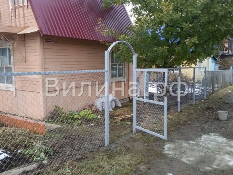 Ограждение из сетки рабицы