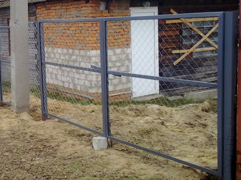 Столбы для забора рабица