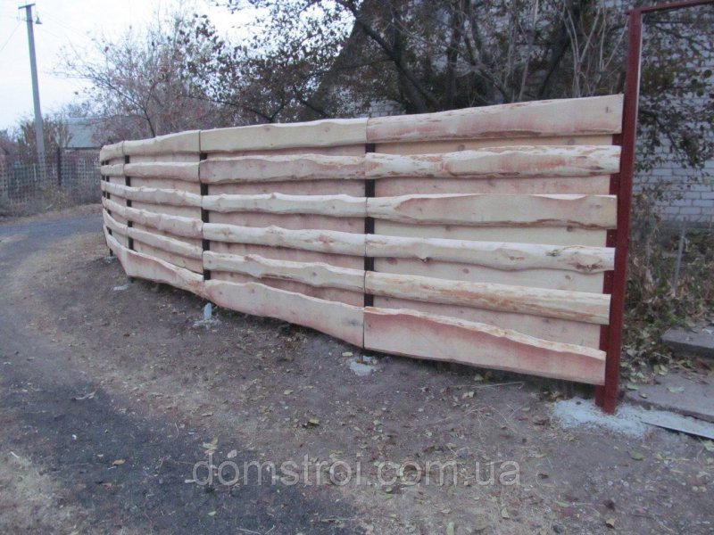Забор из необрезной доски