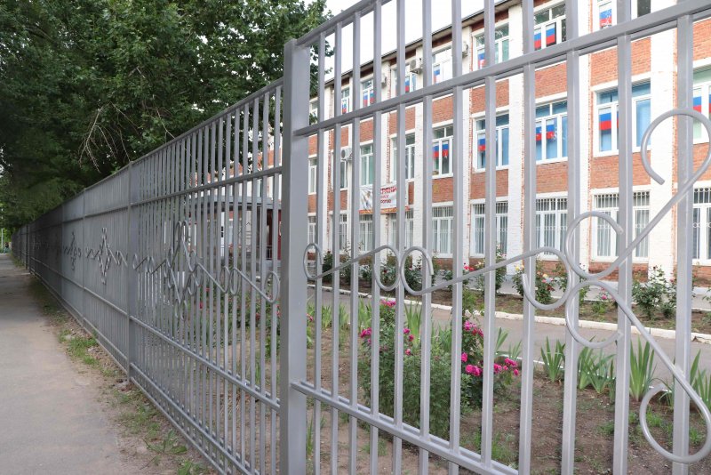 Забор для школы