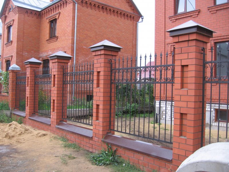 Столбы из клинкерного кирпича