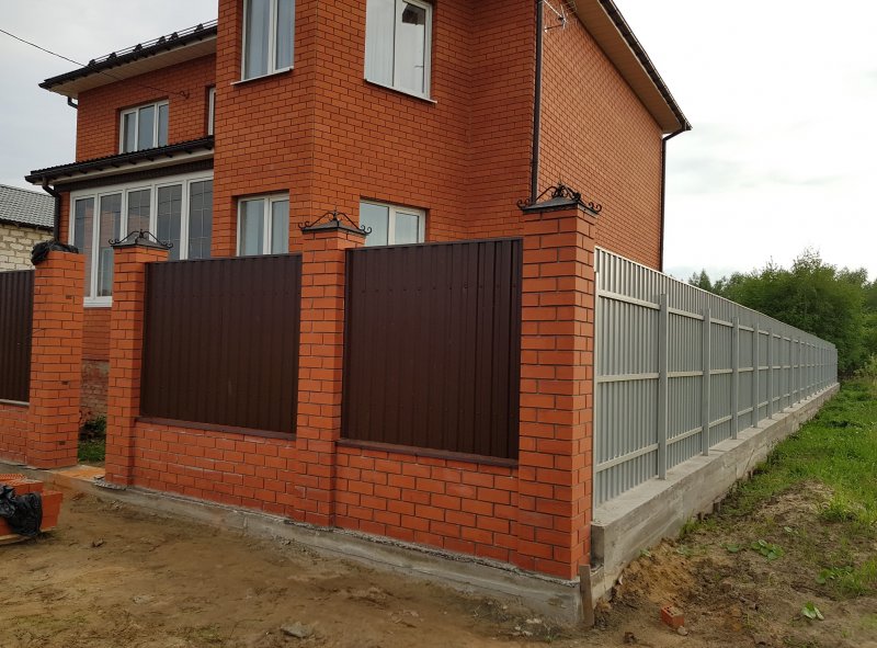 Кирпичные столбы рал 1050