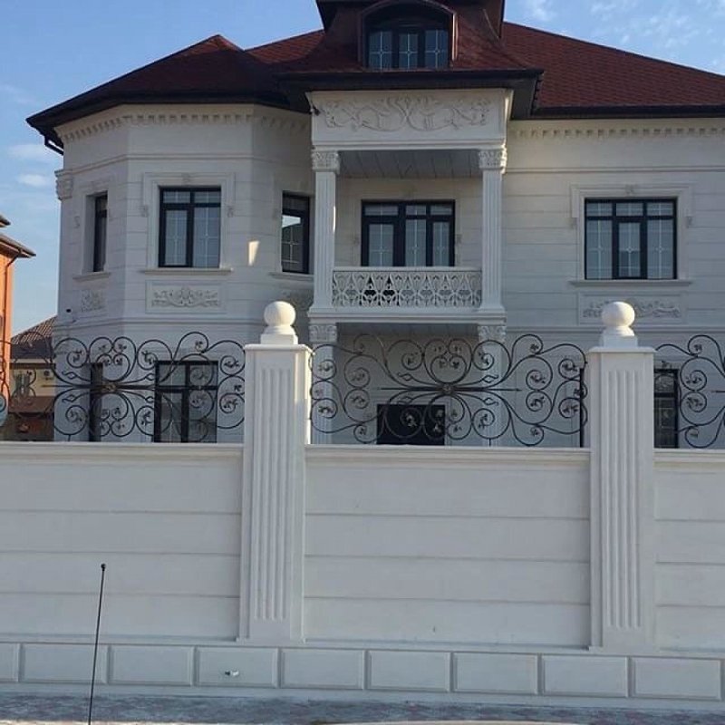 Заборы в частном доме с дагестанским камнем