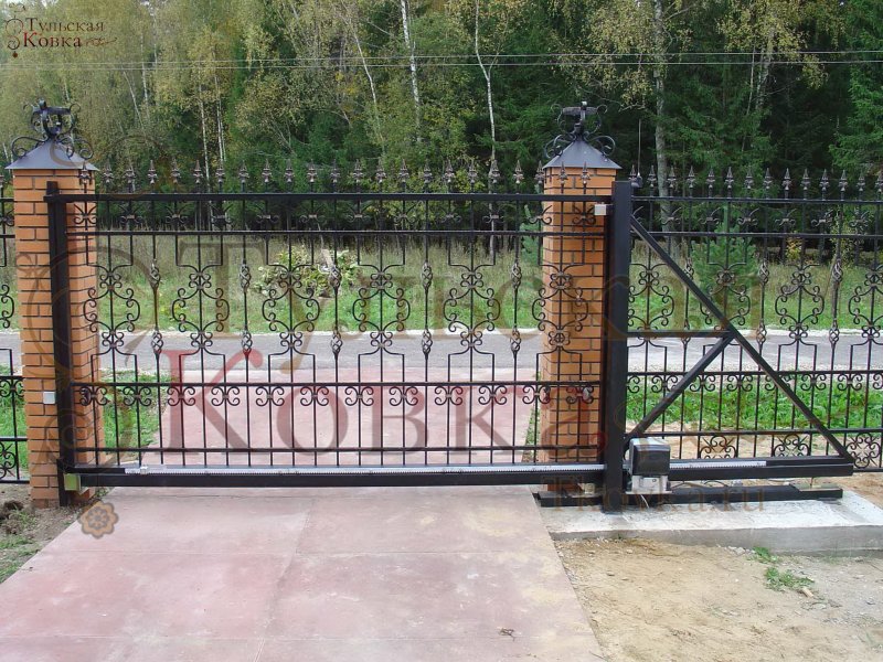 Кованые раздвижные ворота