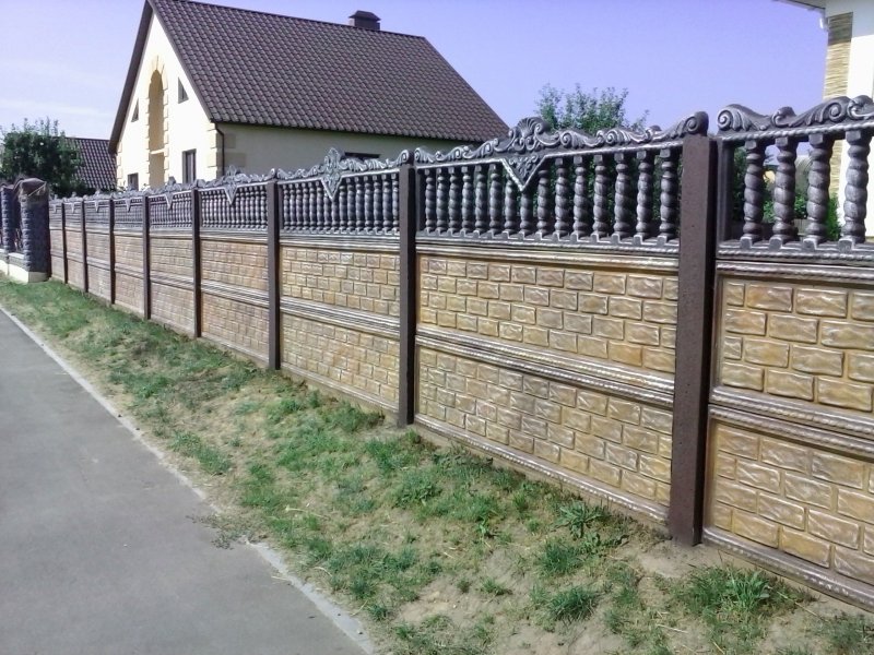 Варианты окрашивания бетонного забора