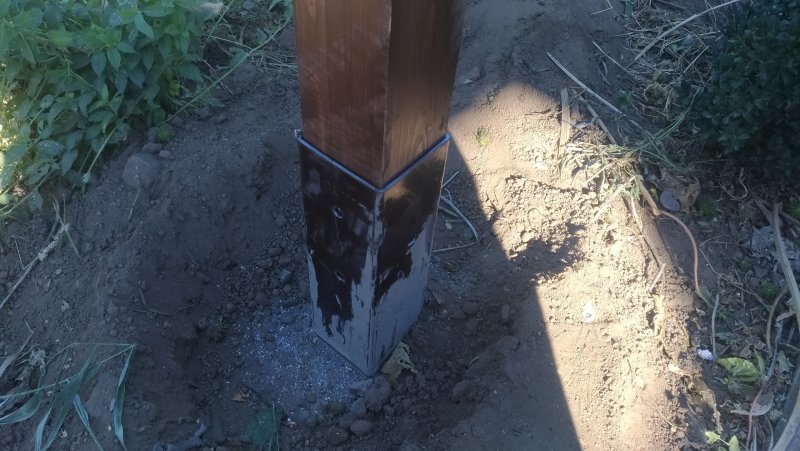 Бетонирование деревянных столбов