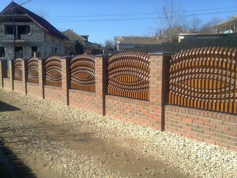 Заборы из дерева для частного
