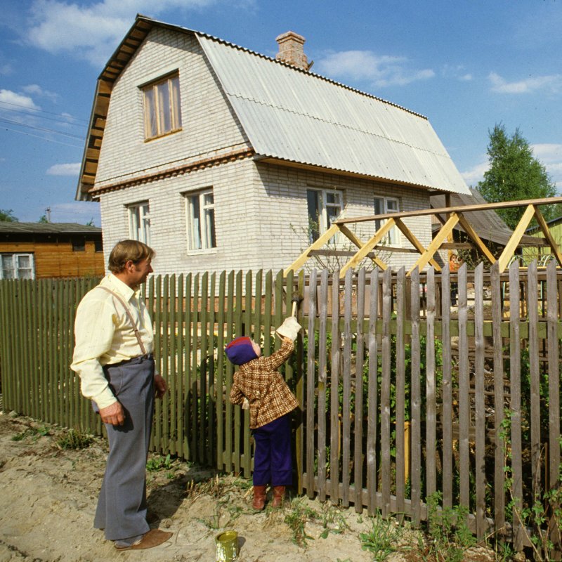 Забор между соседями