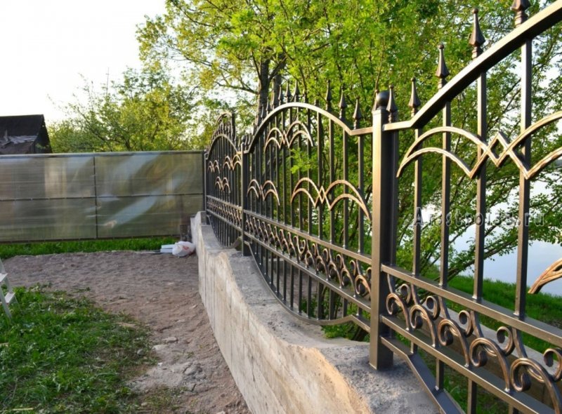Красивые кованые заборы