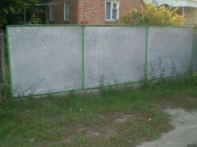 Забор из плоского шифера