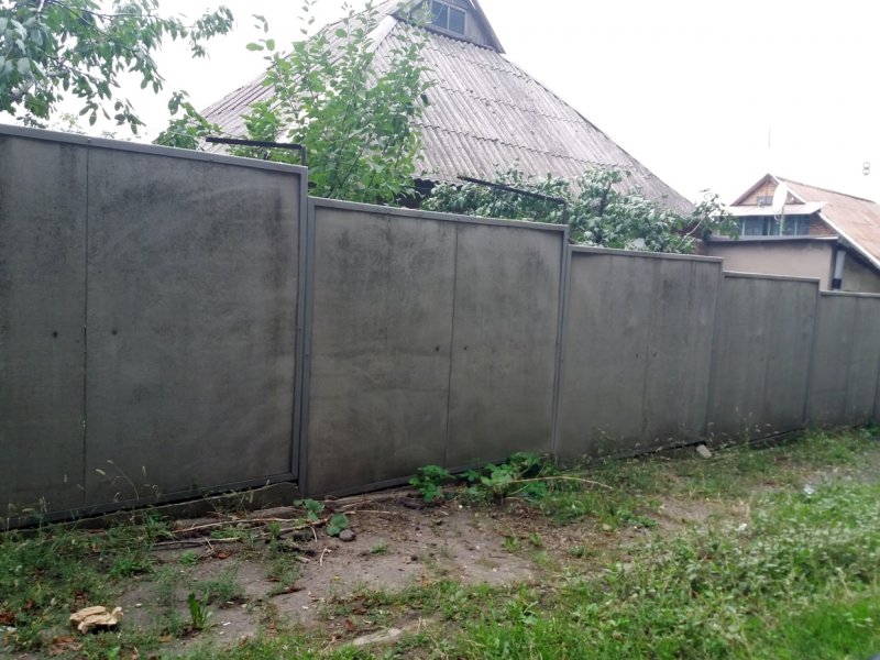 Забор из плоского шифера
