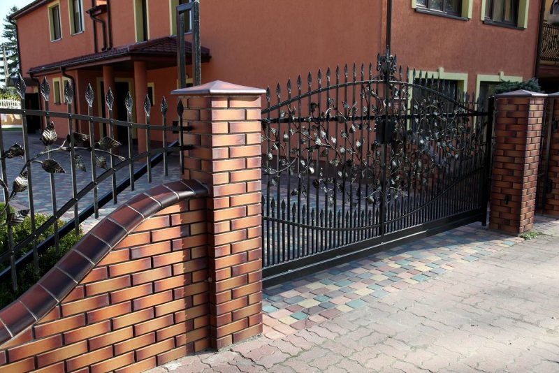 Парапетные крышки из Клинкера для забора