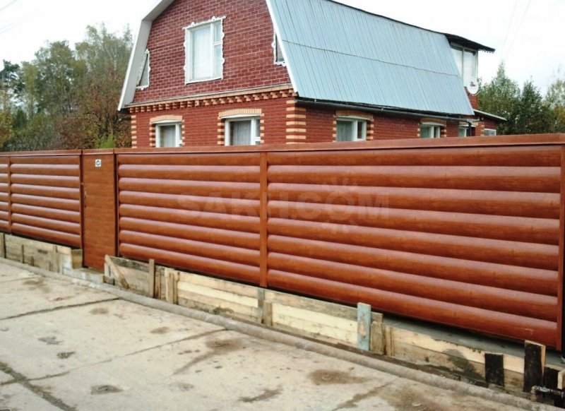 Забор из металлосайдинга RAL 7024