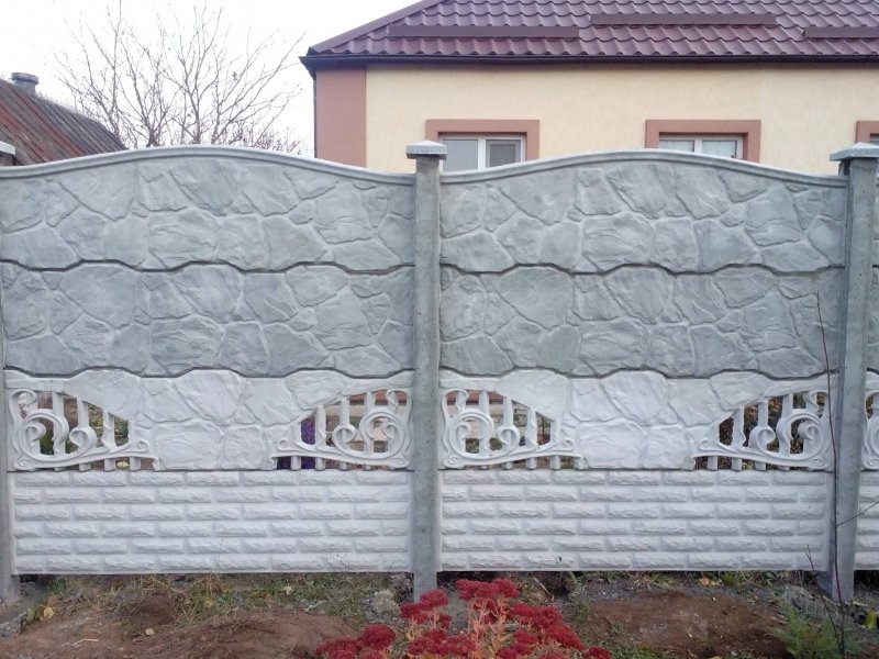 Забор из цементных