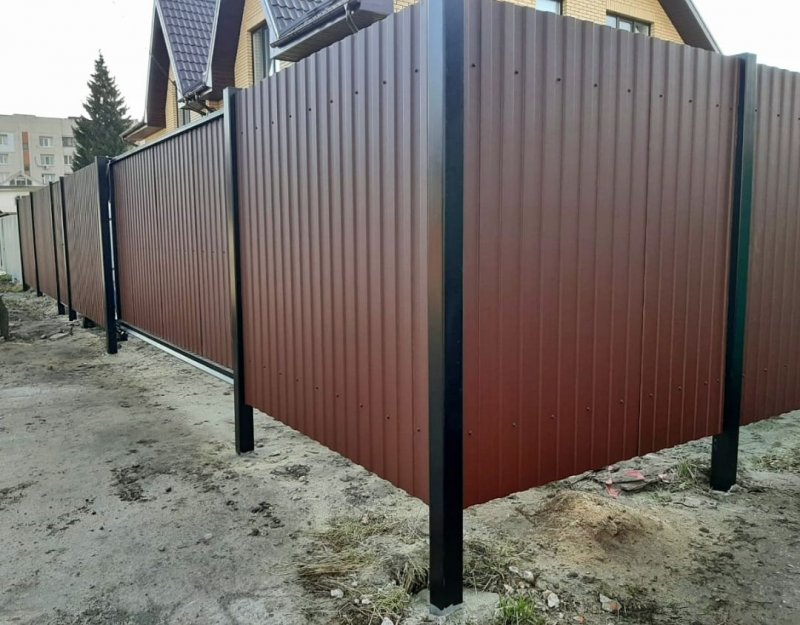 Столбы для забора из профнастила