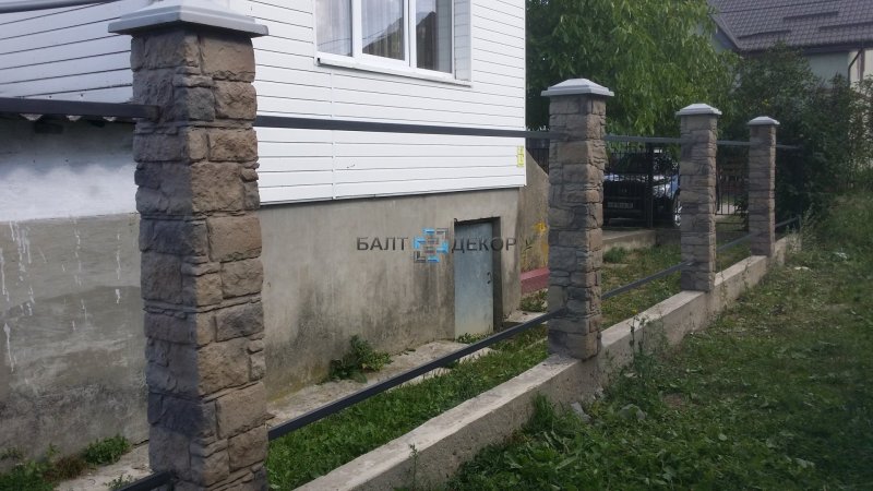 Облицовка столбов для забора цоколя