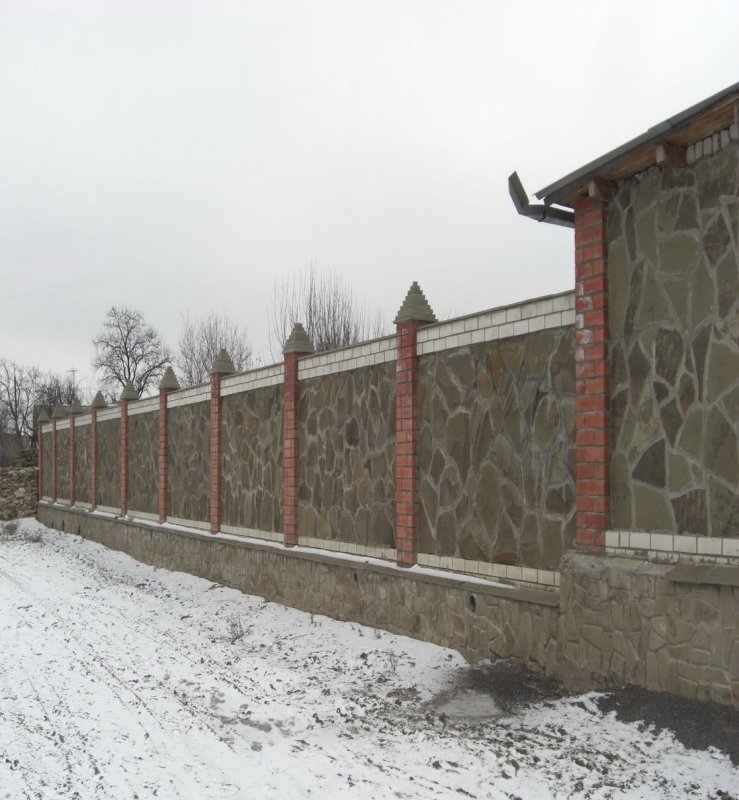 Лента из камня для забора