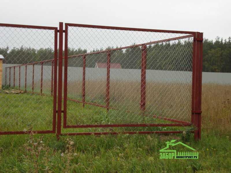 Забор из сетки рабицы