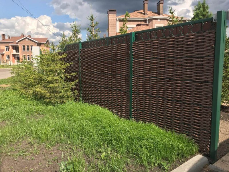 Забор из искусственного ротанга