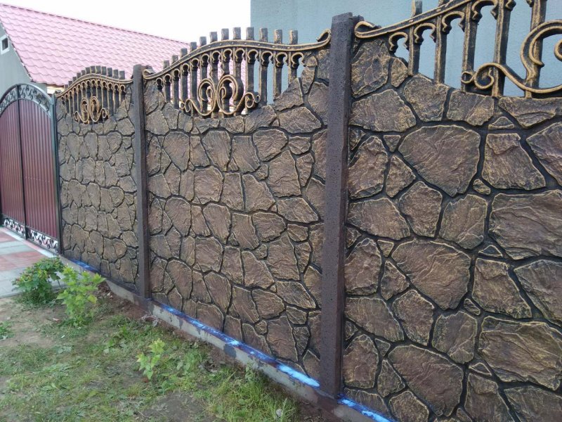 Покраска бетонного забора