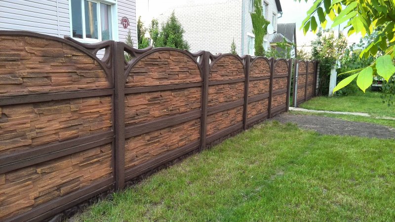 Покрасить бетонный забор