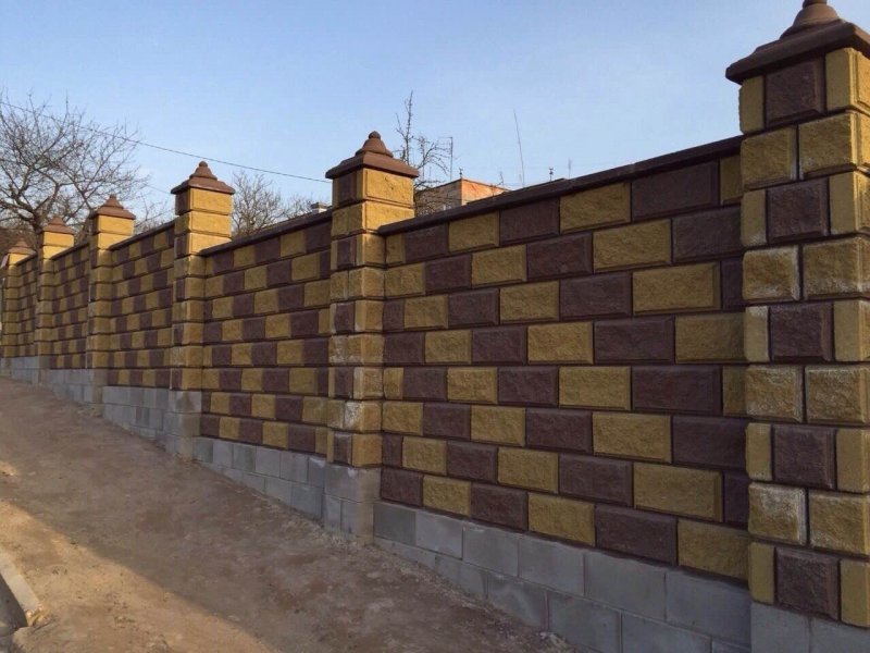 Забор из рваного камня