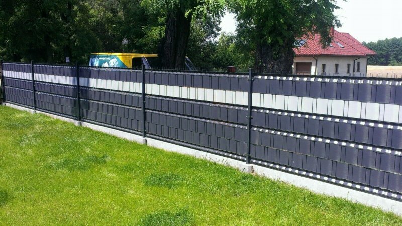 Забор из пластика