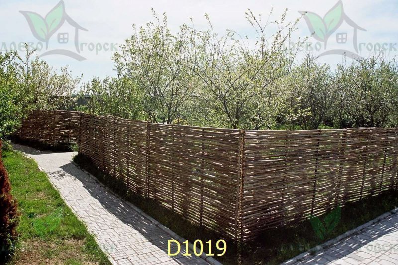 Изгородь из веток