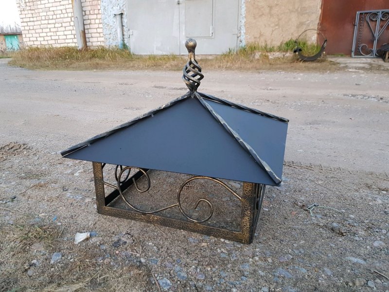 Кованые колпаки на столбы