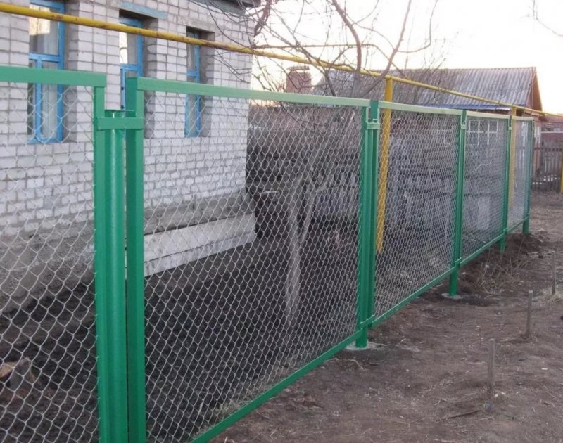 Забор перегородки из рабицы