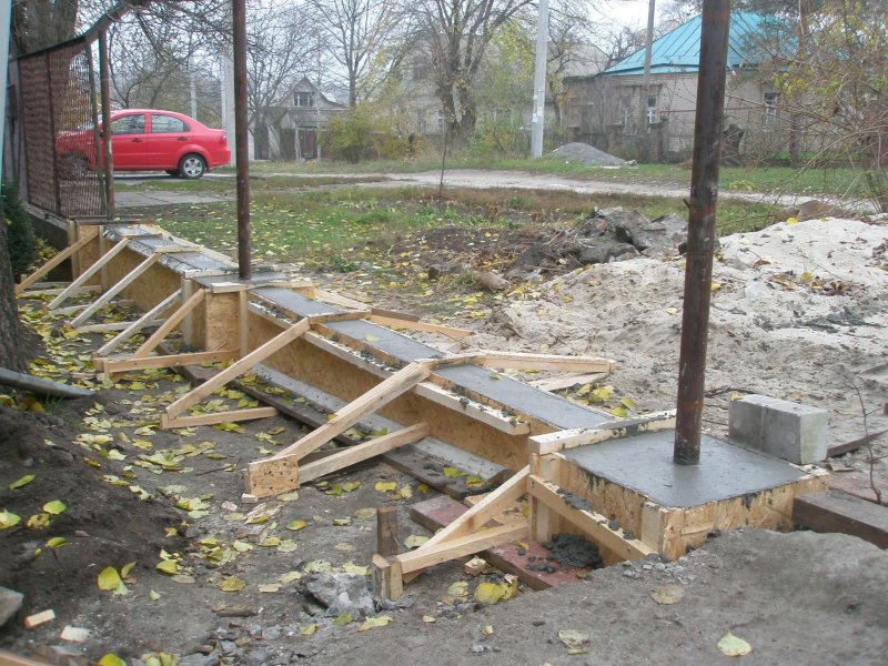 Опалубка под ростверк для столбов забора