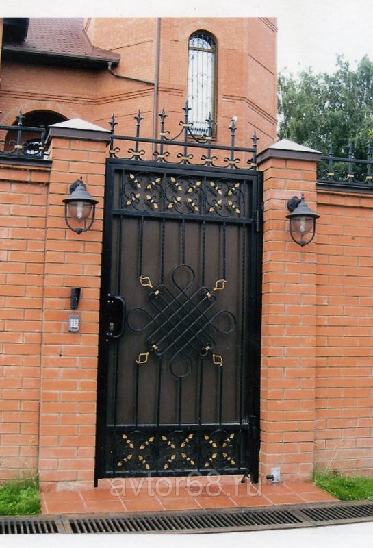 Красивые калитки из металла