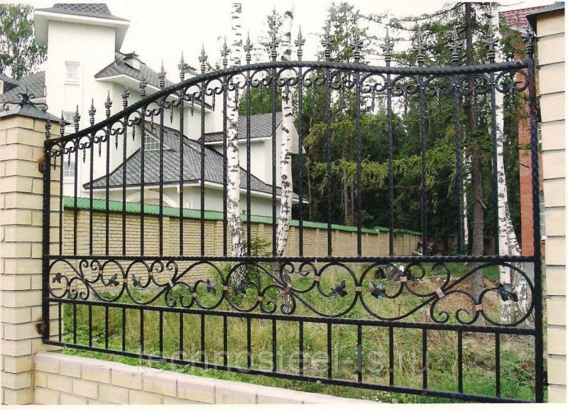 Красивый металлический забор