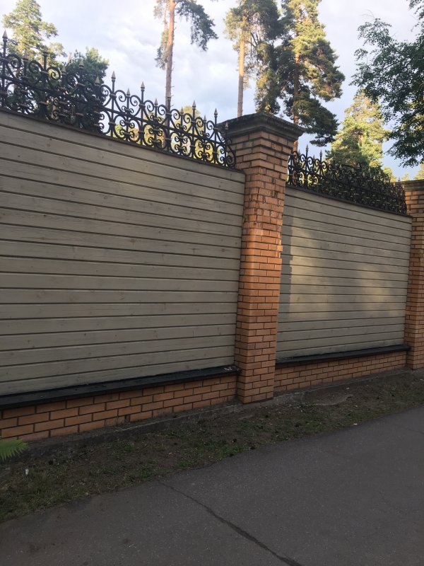 Красивые заборы из евровагонки