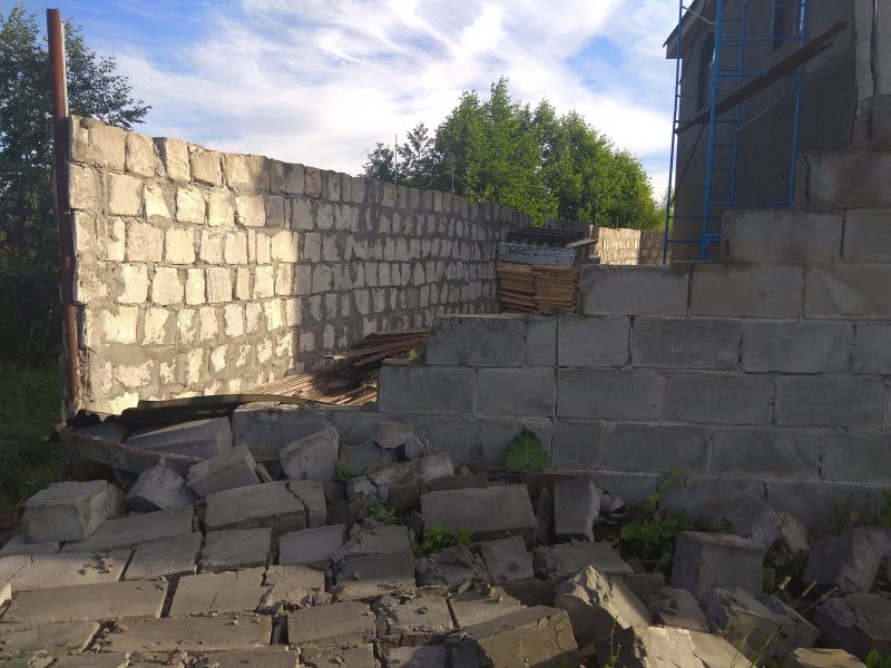 Забор из блоков керамзитобетонных
