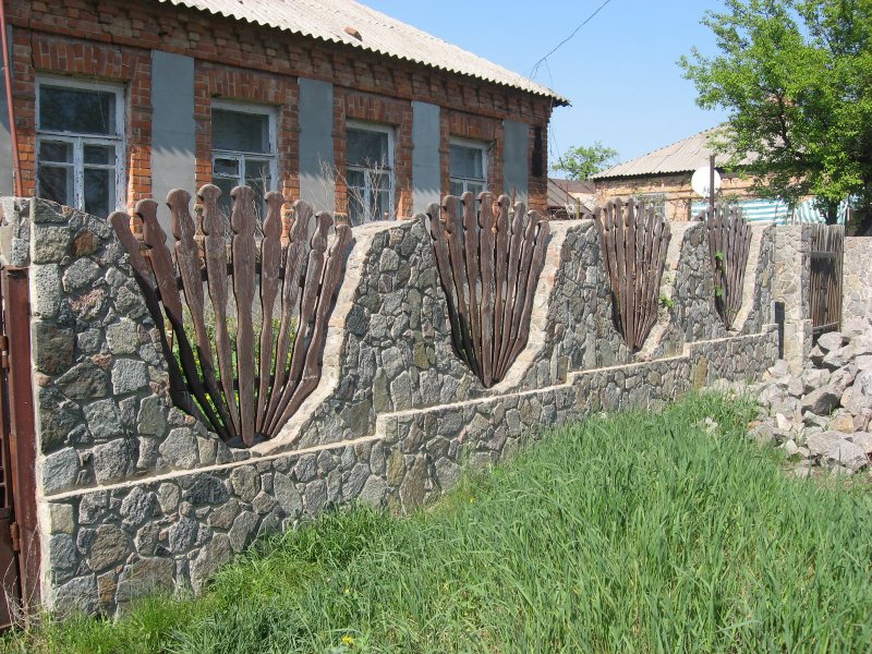 Красивые заборы из камня