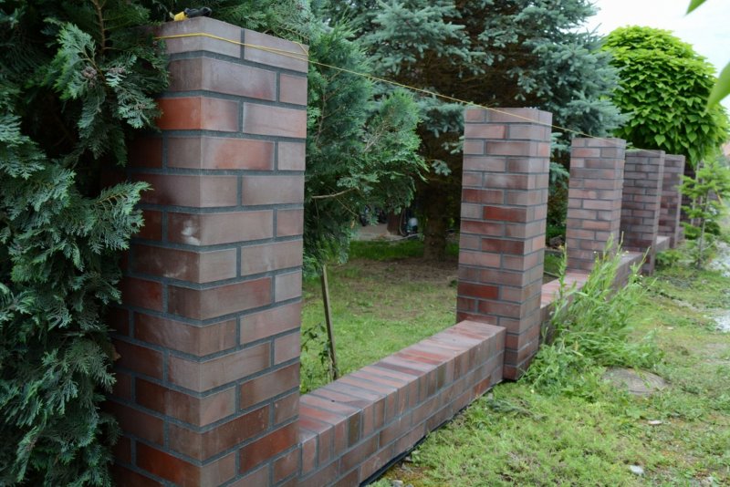 Заборные столбы из клинкерного кирпича