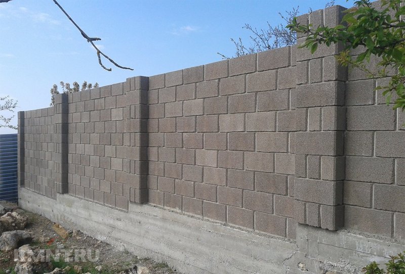 Забор из французского камня