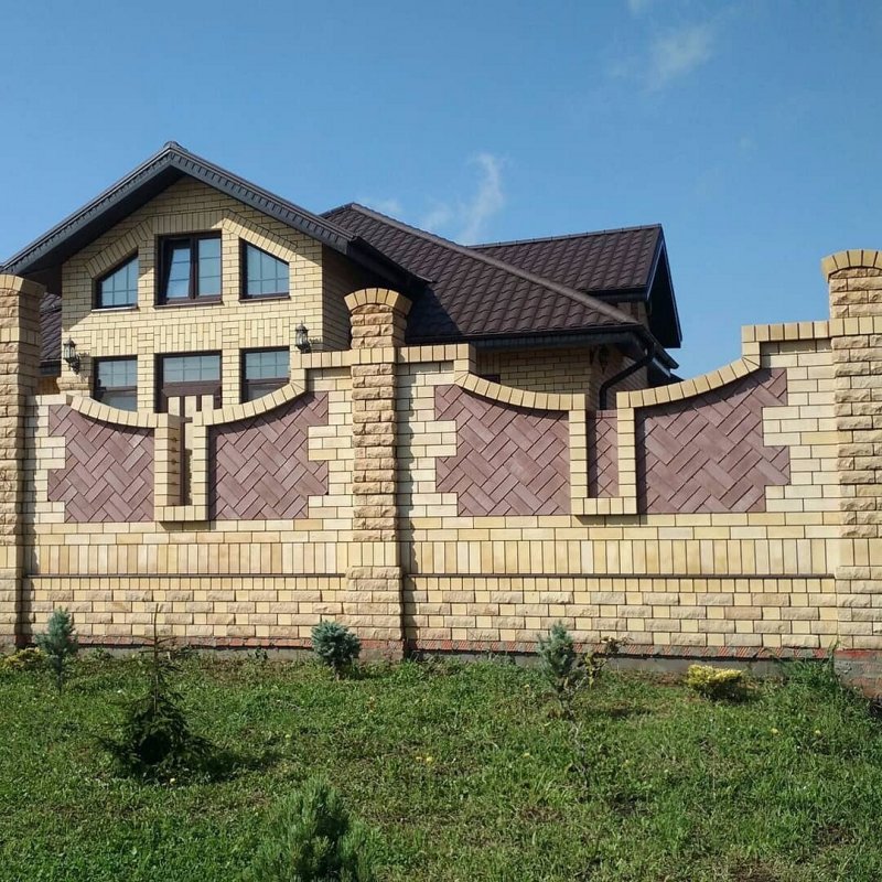 Красивые заборы из кирпича